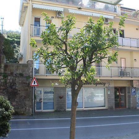 Sorrento Comfort House Con Piscina Luaran gambar