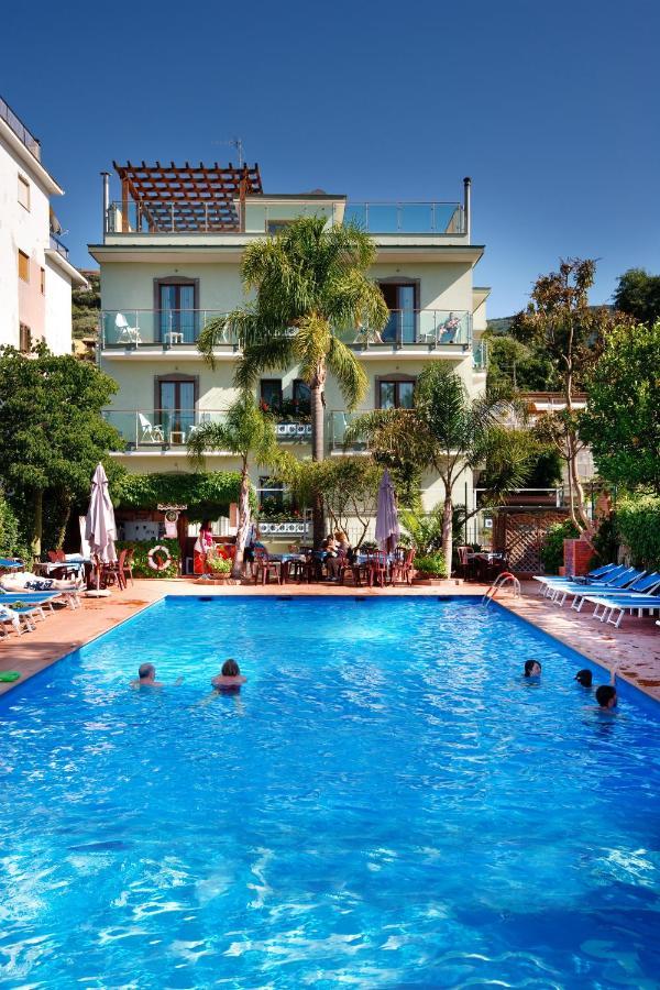 Sorrento Comfort House Con Piscina Luaran gambar