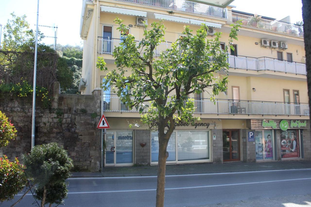 Sorrento Comfort House Con Piscina Luaran gambar
